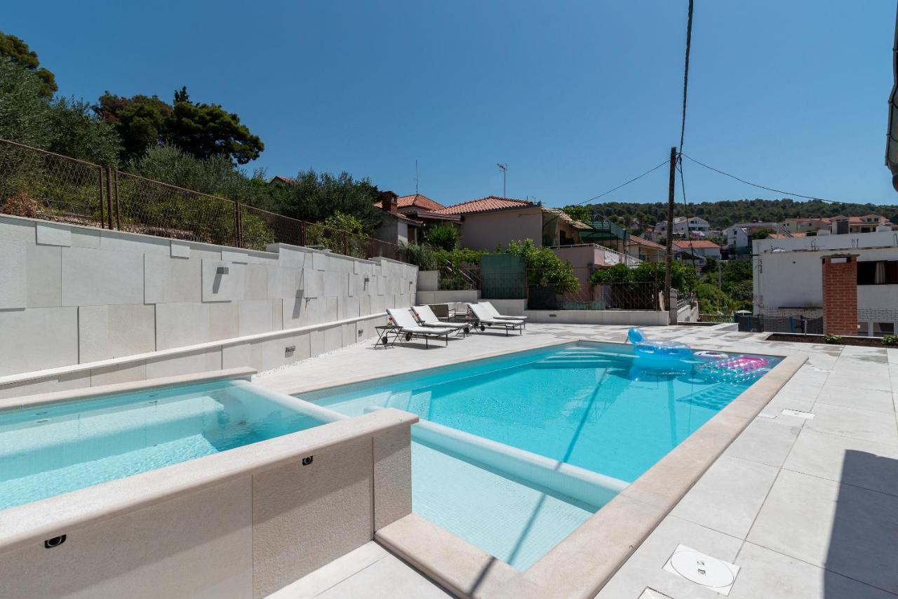 טרוגיר Villa Lavandula With Heated Swimming Pool מראה חיצוני תמונה