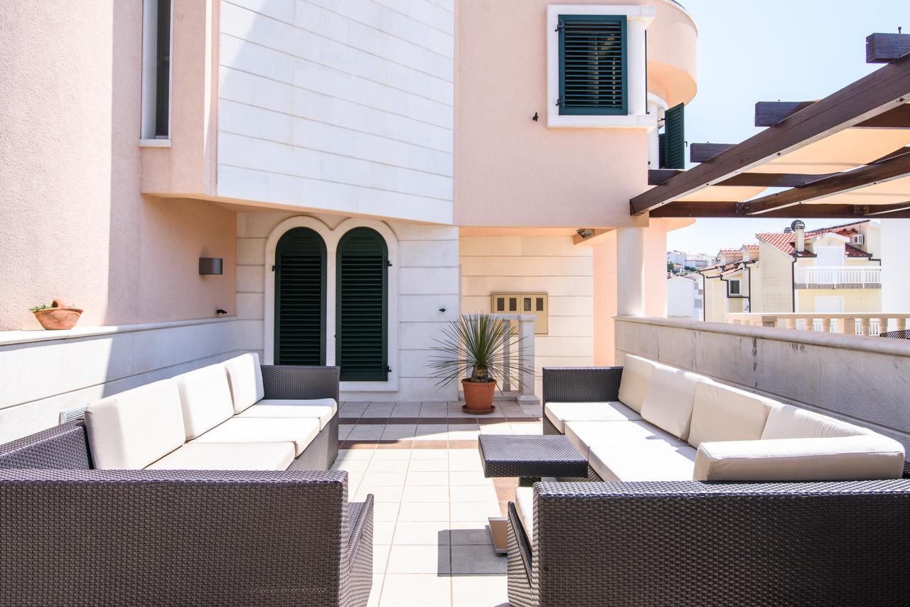 טרוגיר Villa Lavandula With Heated Swimming Pool מראה חיצוני תמונה